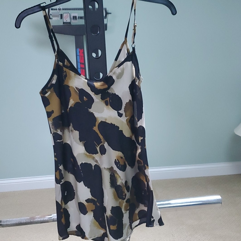 Top - Picture 2 of 2